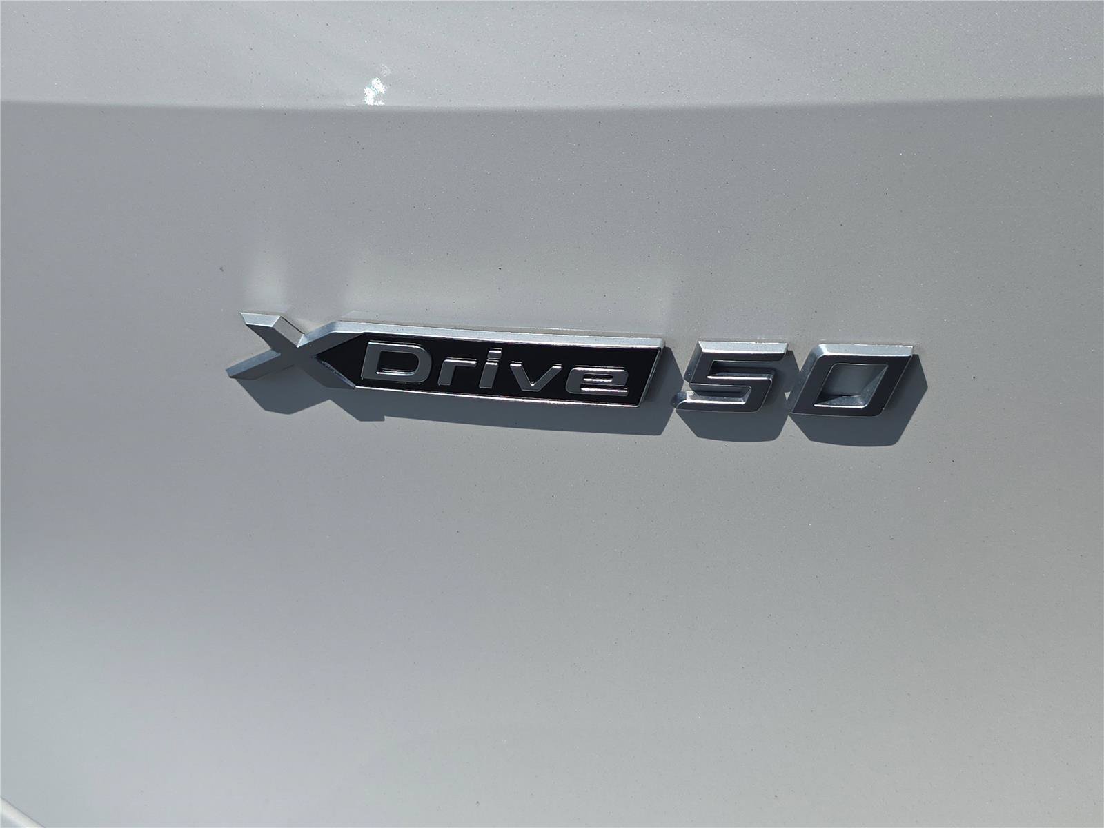 Used 2025 BMW iX xDrive50 AWD/4WD image 5