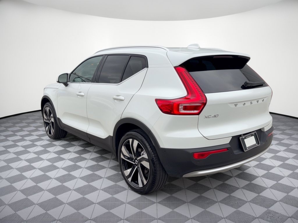 Used 2024 Volvo XC40 B5 Plus w/ Protection Package Premier AWD/4WD image 3