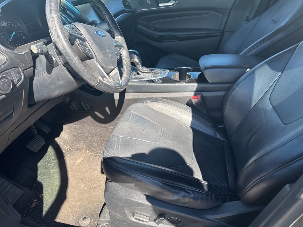 Used 2015 Ford Edge Titanium image 11
