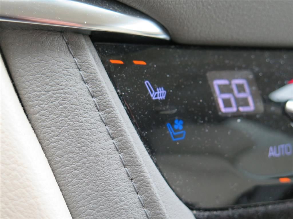 Used 2018 Cadillac XT5 Premium Luxury FWD image 15