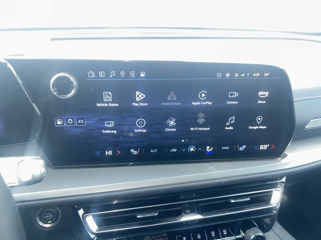 Used 2025 Chevrolet Traverse LT image 21