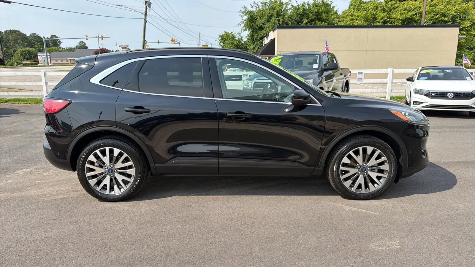 Used 2020 Ford Escape Titanium AWD/4WD image 6