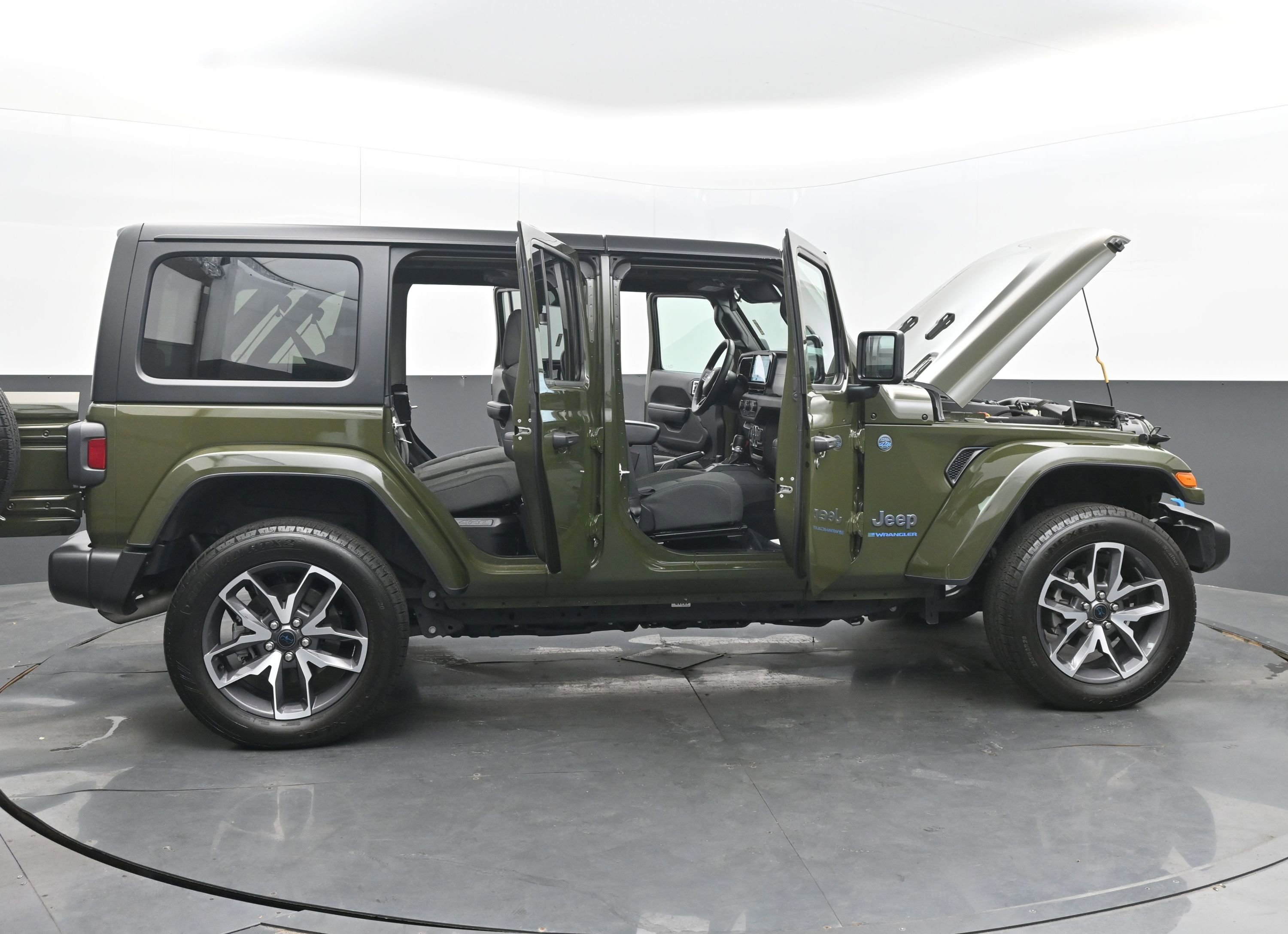 Used 2024 Jeep Wrangler Sport S image 46