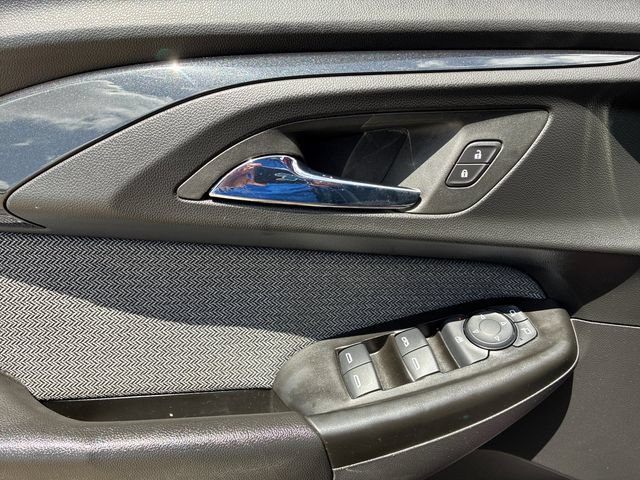 Used 2023 Chevrolet TrailBlazer LT w/ LPO, Blackout Package FWD image 12