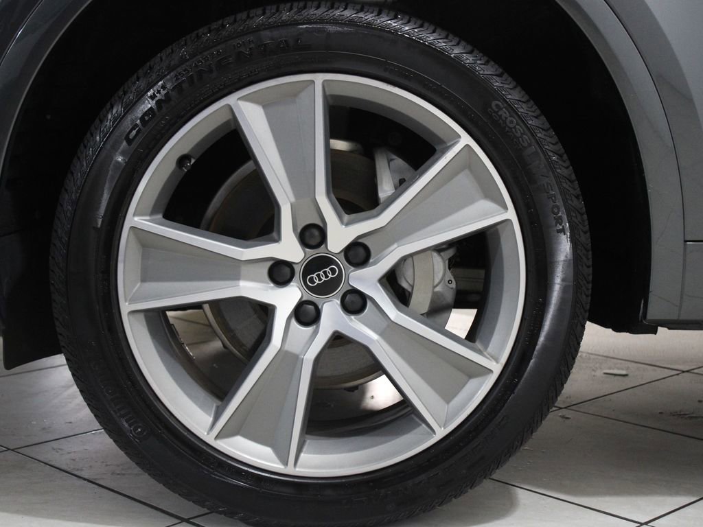 Certified 2025 Audi Q5 2.0T Premium w/ Convenience Plus Package image 17