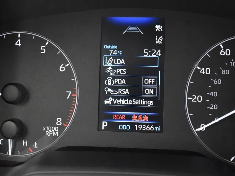 Used 2025 Toyota Corolla LE image 26