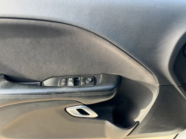 Used 2015 Dodge Challenger SXT image 24