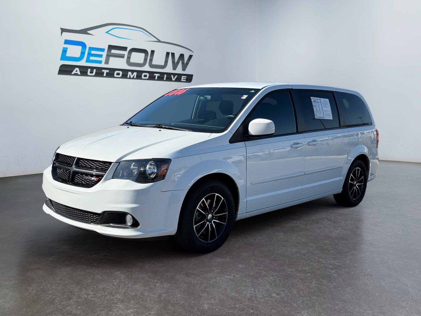 Used 2016 Dodge Grand Caravan SXT FWD image 7