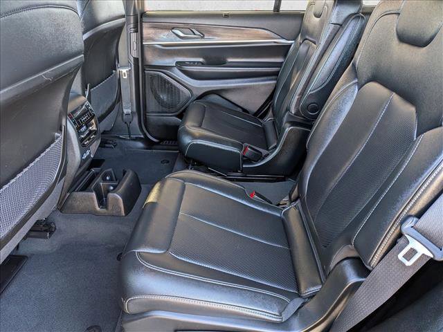 Used 2024 Jeep Grand Cherokee L Limited w/ Luxury Tech Group II image 18