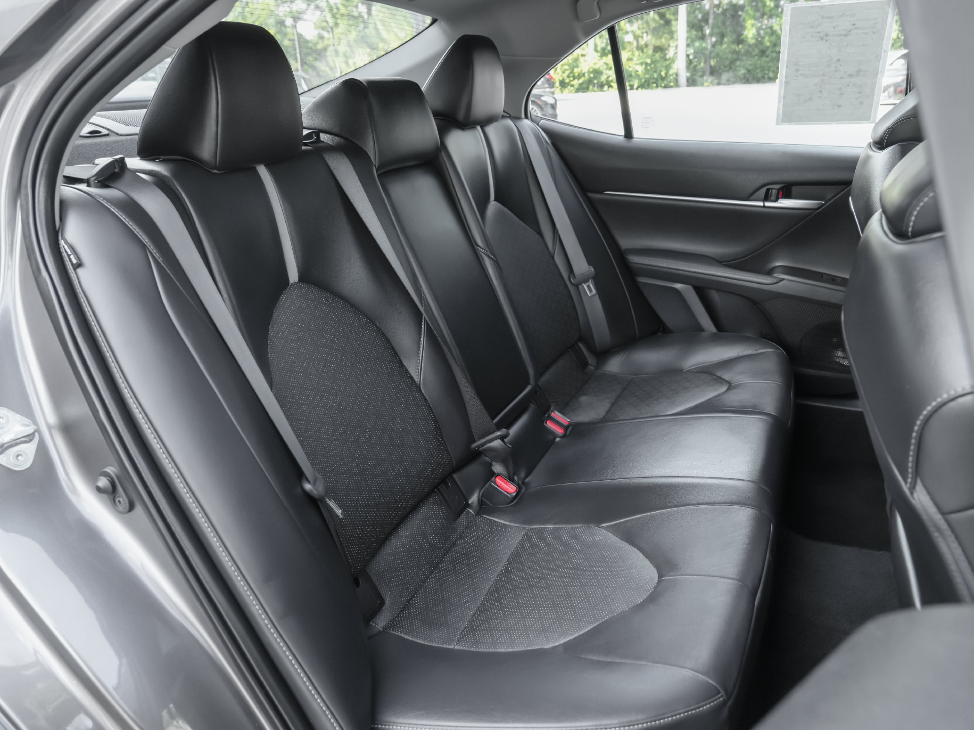 Used 2022 Toyota Camry XSE w/ Navigation Package FWD image 9