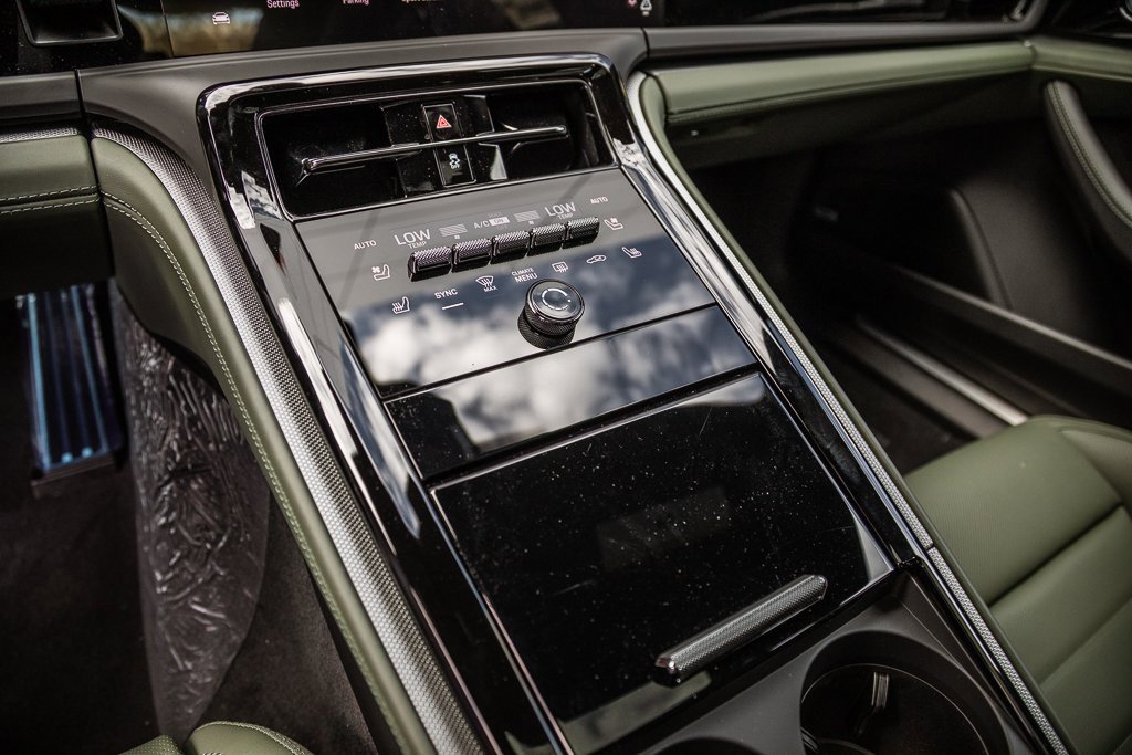 Used 2025 Porsche Panamera 4 image 18