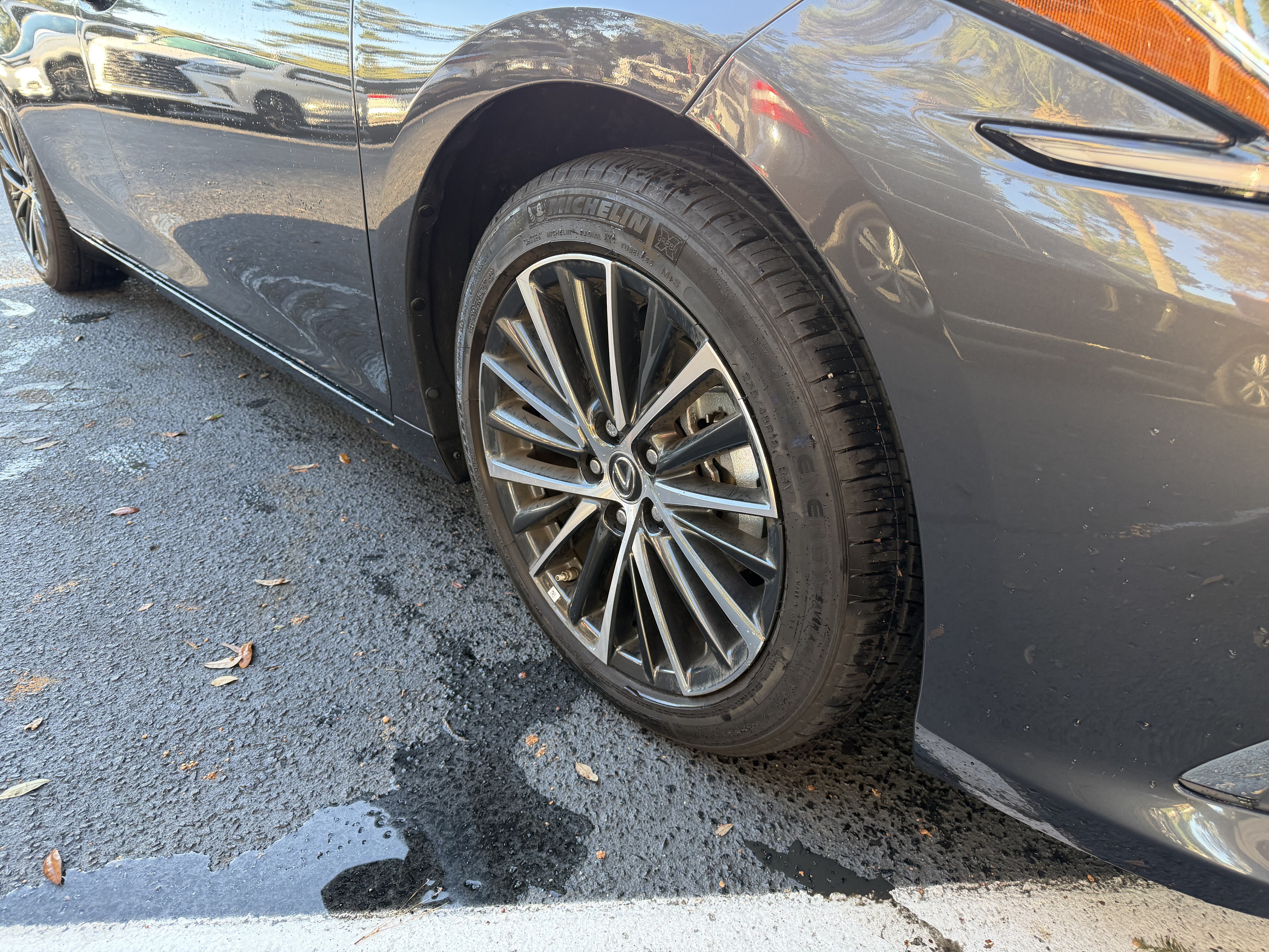 Certified 2025 Lexus ES 350 w/ Premium Package FWD image 11