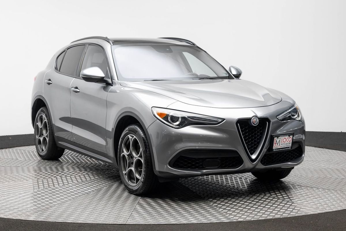 Used 2018 Alfa Romeo Stelvio Sport w/ Quick Order Package 22J Sport image 4