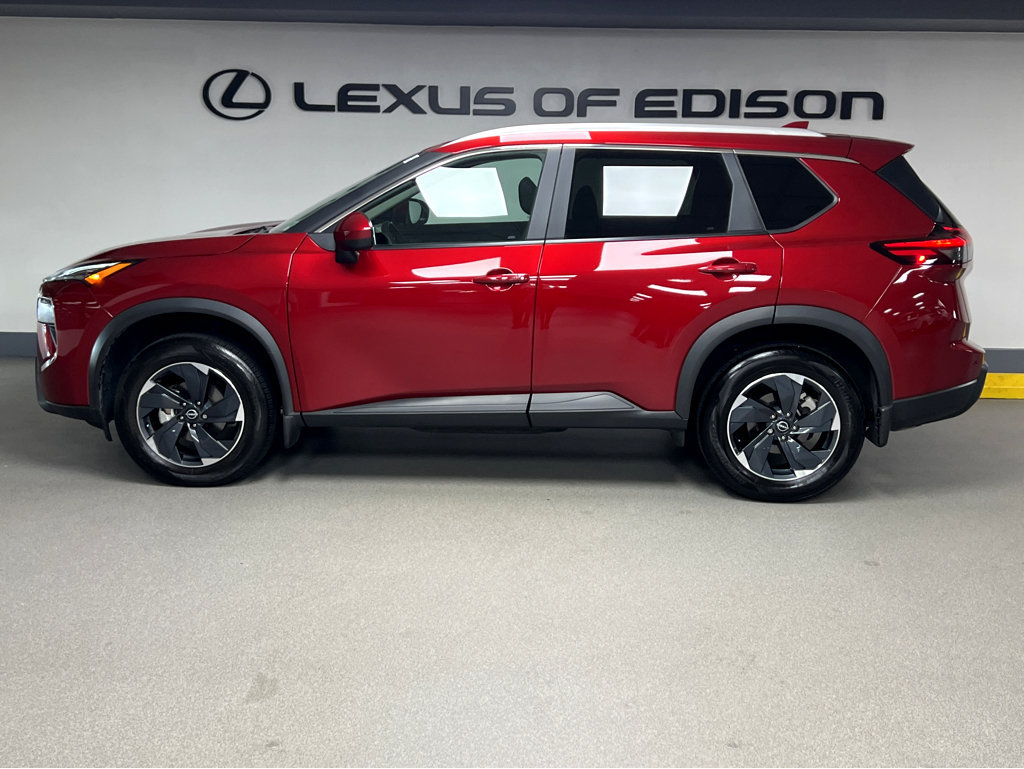 Used 2026 Nissan Rogue SV w/ SV Premium Package AWD/4WD image 4