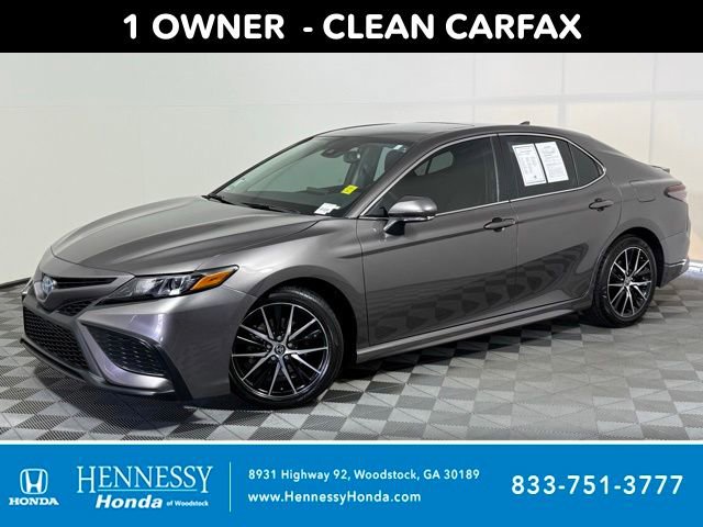 Used 2024 Toyota Camry SE w/ Audio Upgrade Package FWD image 1