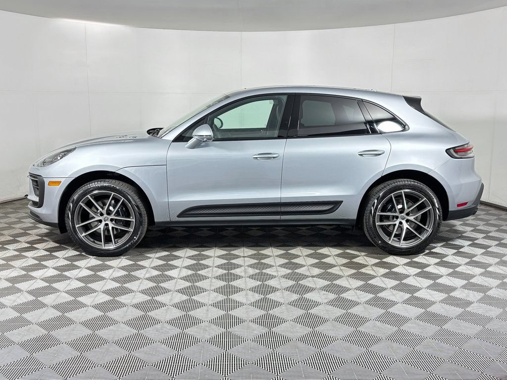 Certified 2026 Porsche Macan AWD/4WD image 2