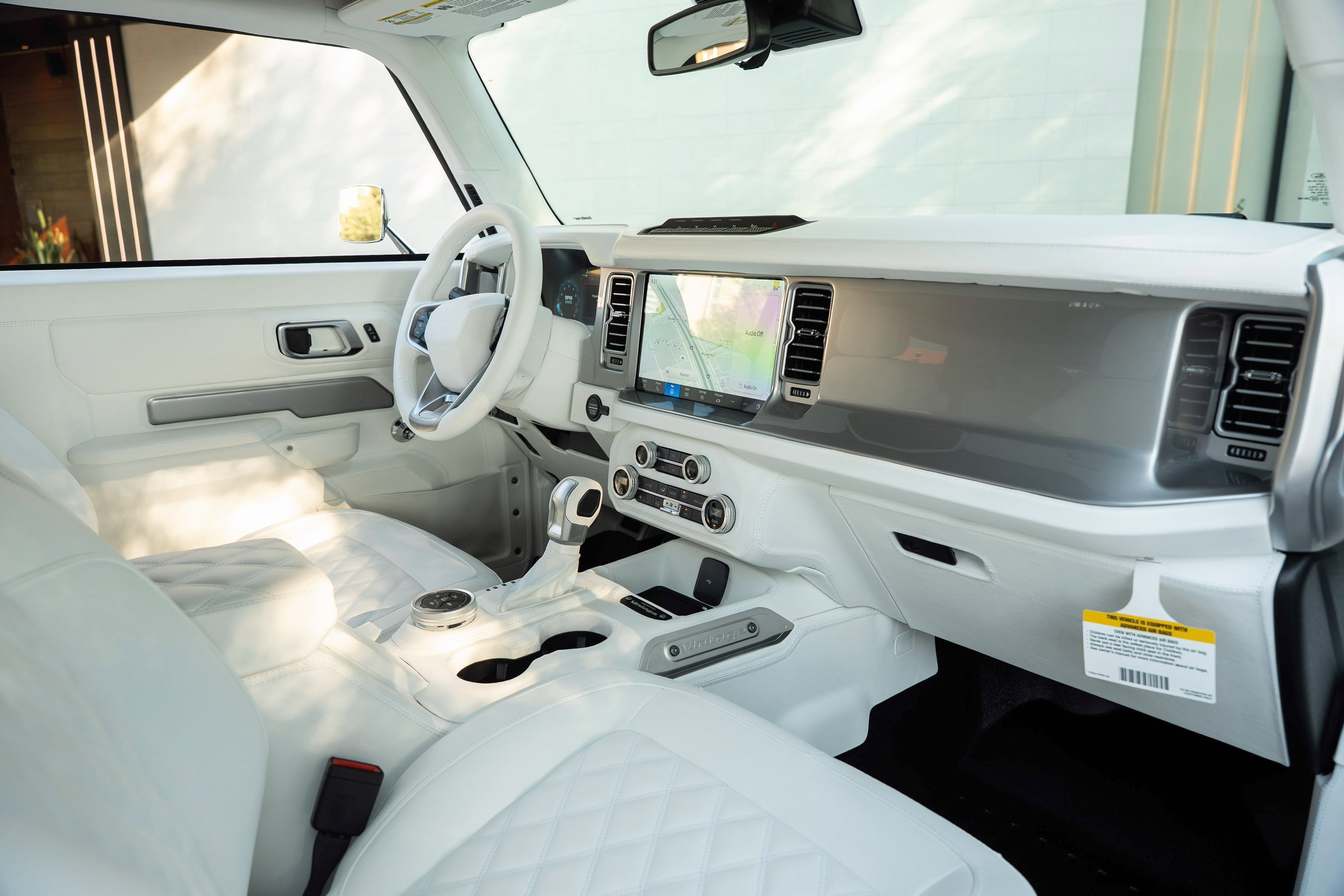 Used 2025 Ford Bronco Badlands image 2