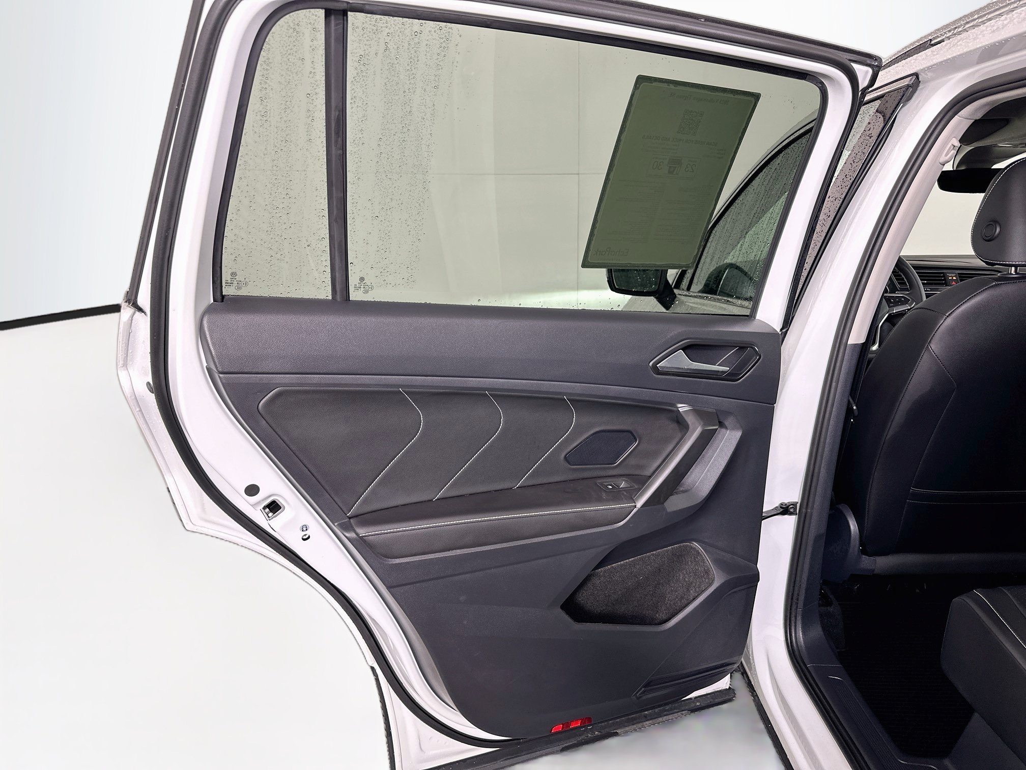 Used 2023 Volkswagen Tiguan SE FWD image 26