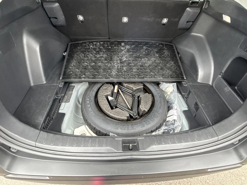 Used 2025 Toyota RAV4 XLE FWD image 38