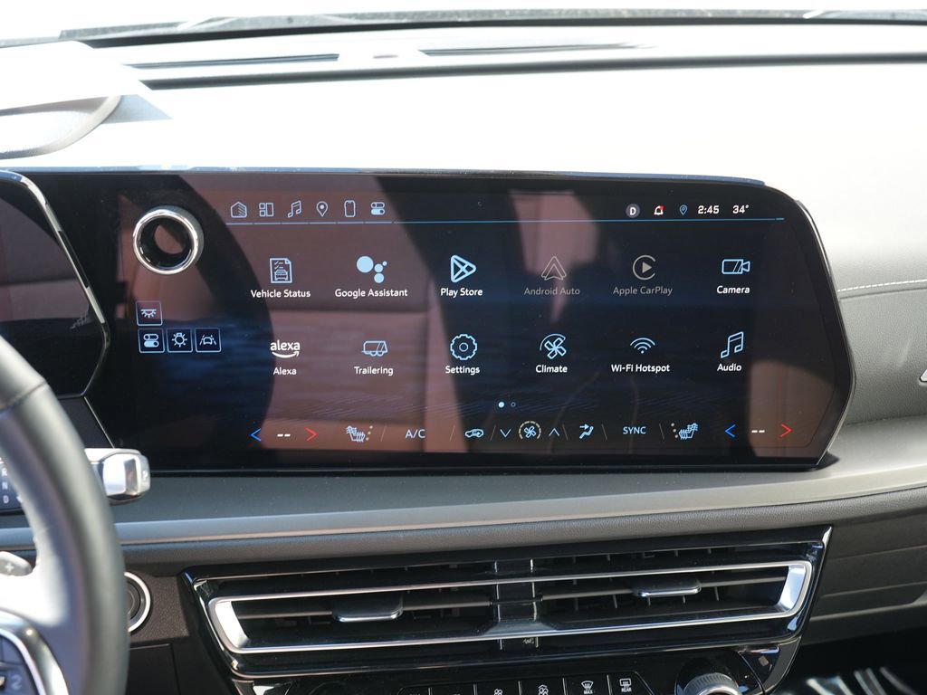 Used 2025 Chevrolet Traverse LT image 22