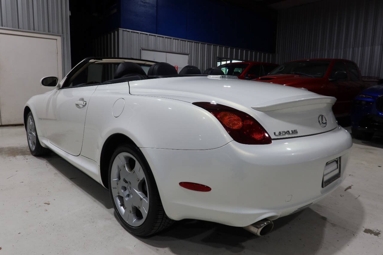 Used 2005 Lexus SC 430 Convertible RWD image 3