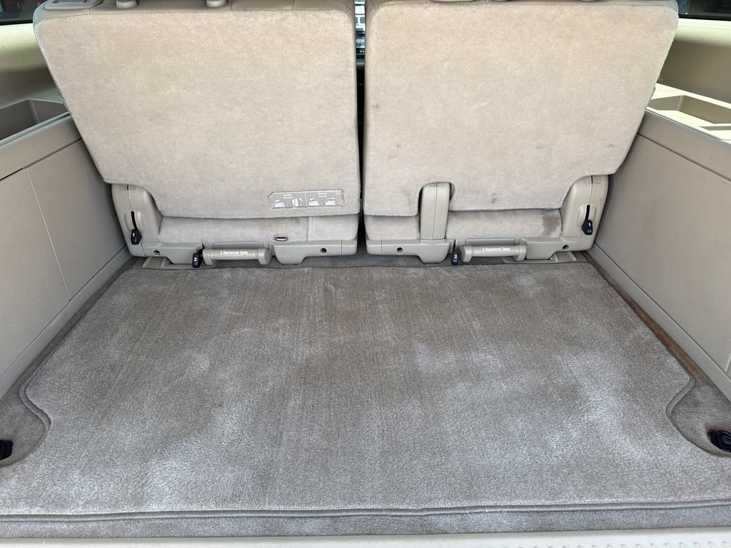 Used 2013 Chevrolet Suburban LTZ RWD image 12