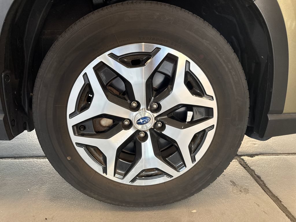 Certified 2024 Subaru Forester Premium AWD/4WD image 2