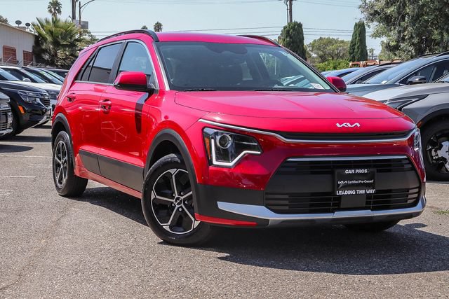 Certified 2025 Kia Niro EX FWD image 2