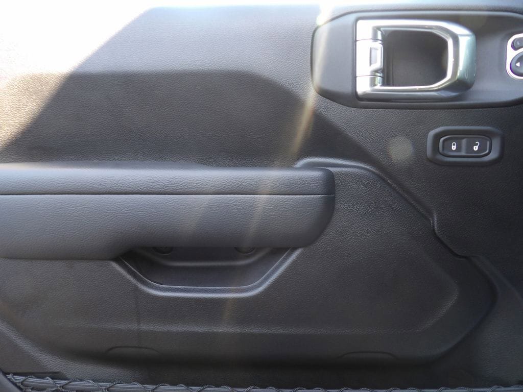 Used 2024 Jeep Wrangler Unlimited Sport AWD/4WD image 10
