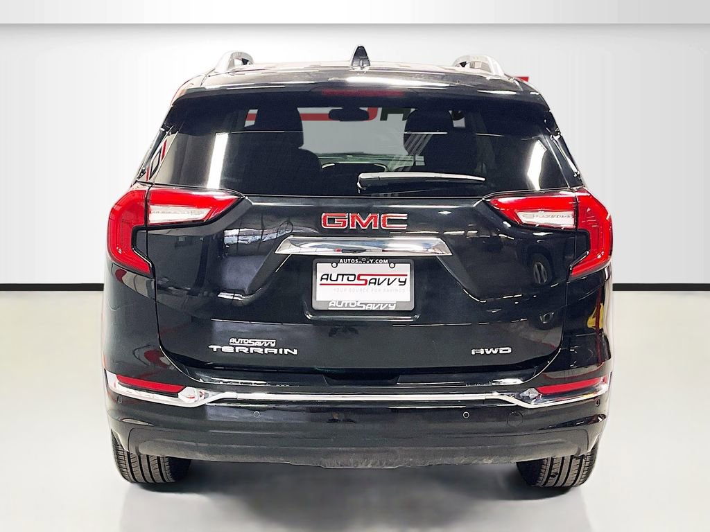 Used 2024 GMC Terrain Denali w/ Black Diamond Edition image 6