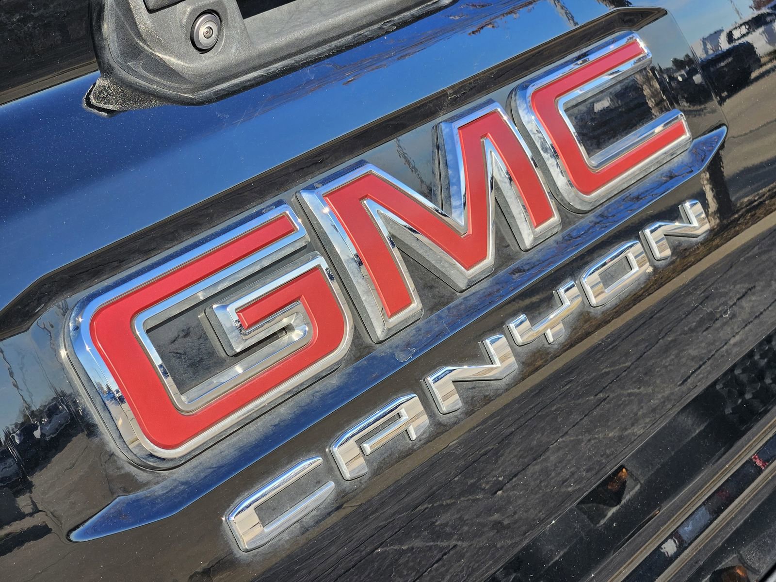 Used 2023 GMC Canyon AT4 w/ AT4 Premium Package image 15
