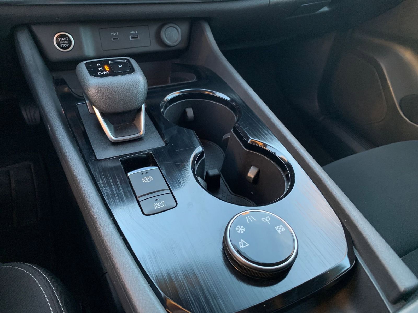 Used 2023 Nissan Rogue S image 40