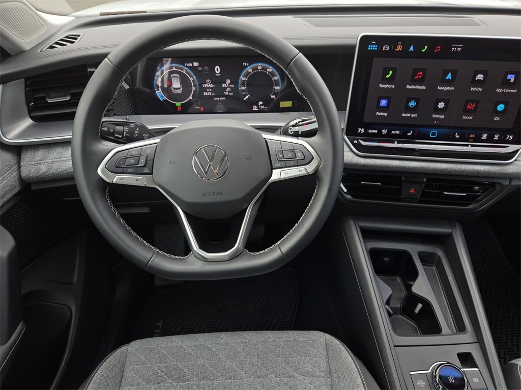 Used 2025 Volkswagen Tiguan S image 13