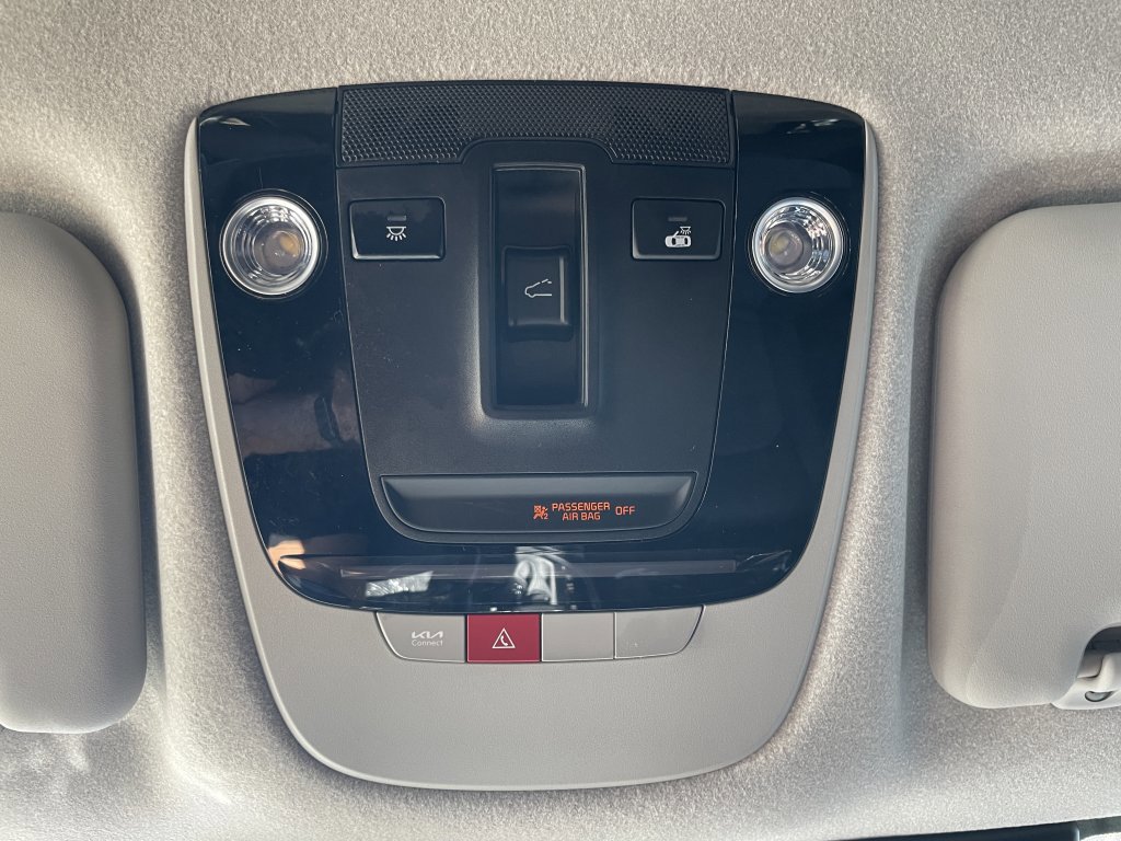 Used 2023 Kia Niro EX Touring image 48