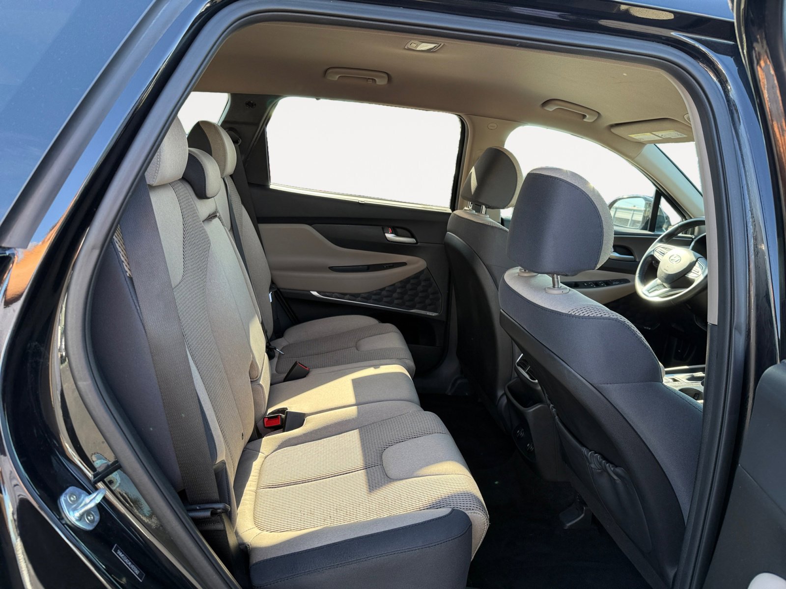 Used 2020 Hyundai Santa Fe SEL w/ Convenience Package image 18