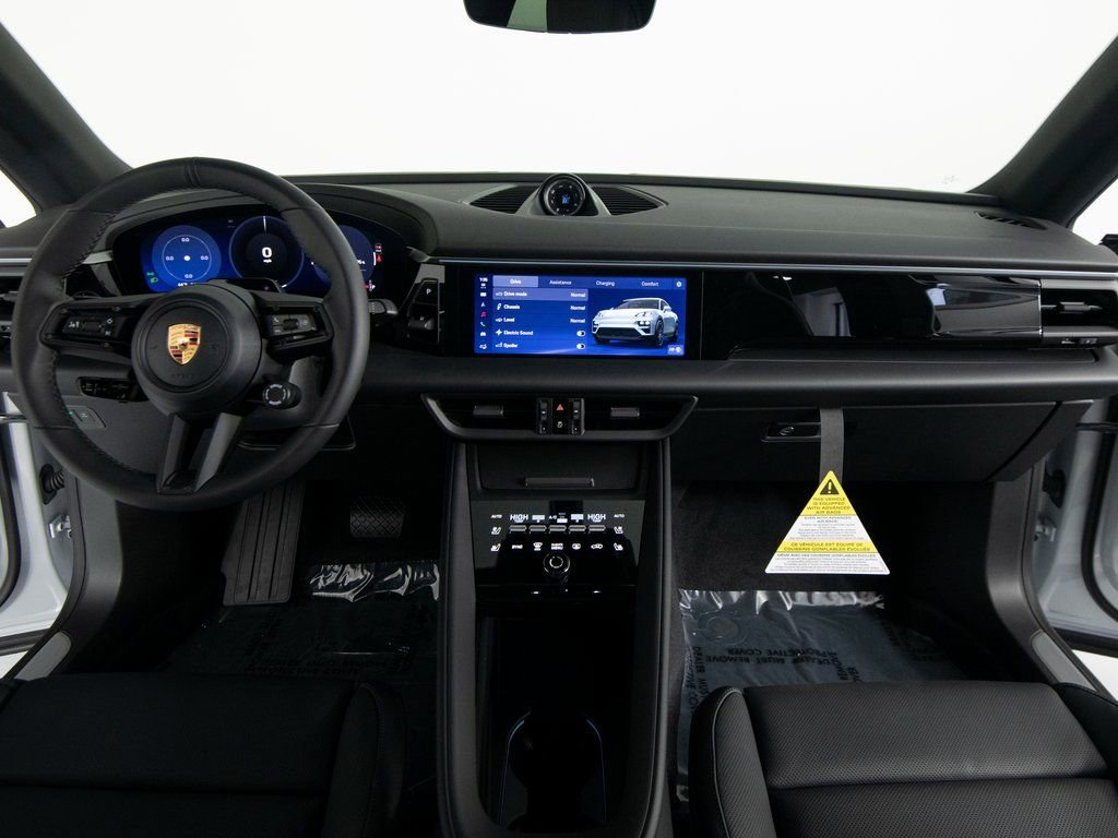 New 2026 Porsche Macan 4 Electric image 33