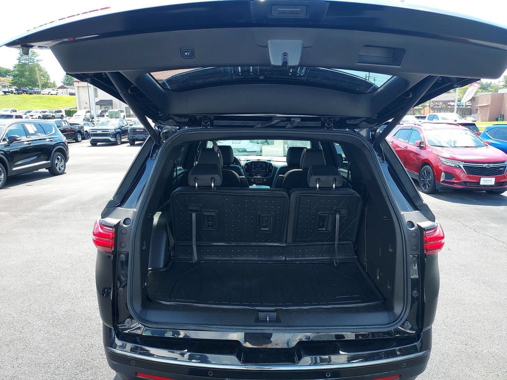 Used 2022 Chevrolet Traverse Premier w/ Redline Edition AWD/4WD image 31