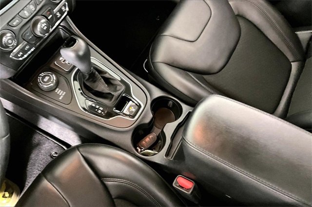 Used 2019 Jeep Cherokee Latitude Plus image 18