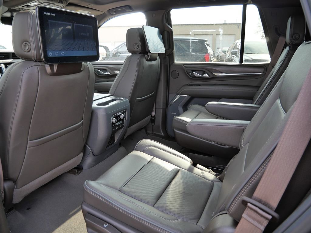 Used 2024 GMC Yukon Denali w/ Denali Reserve Package image 27