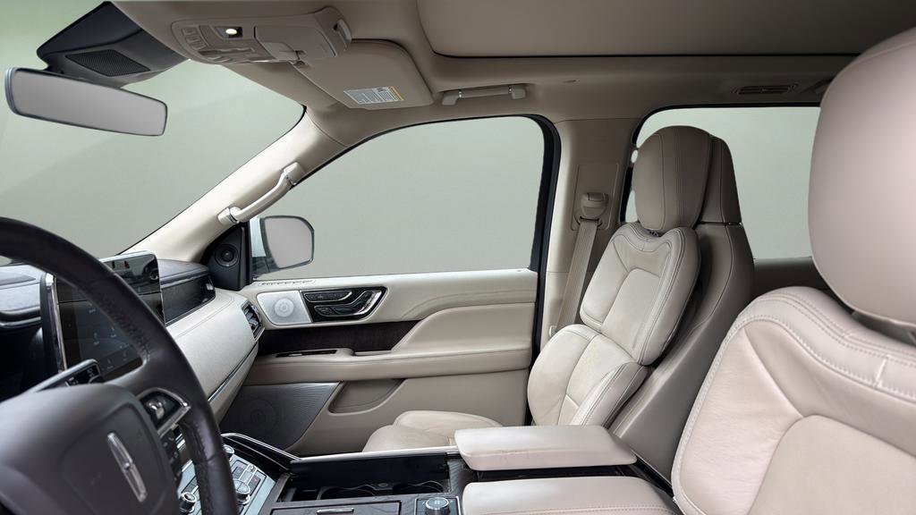 Used 2021 Lincoln Navigator Reserve AWD/4WD image 13