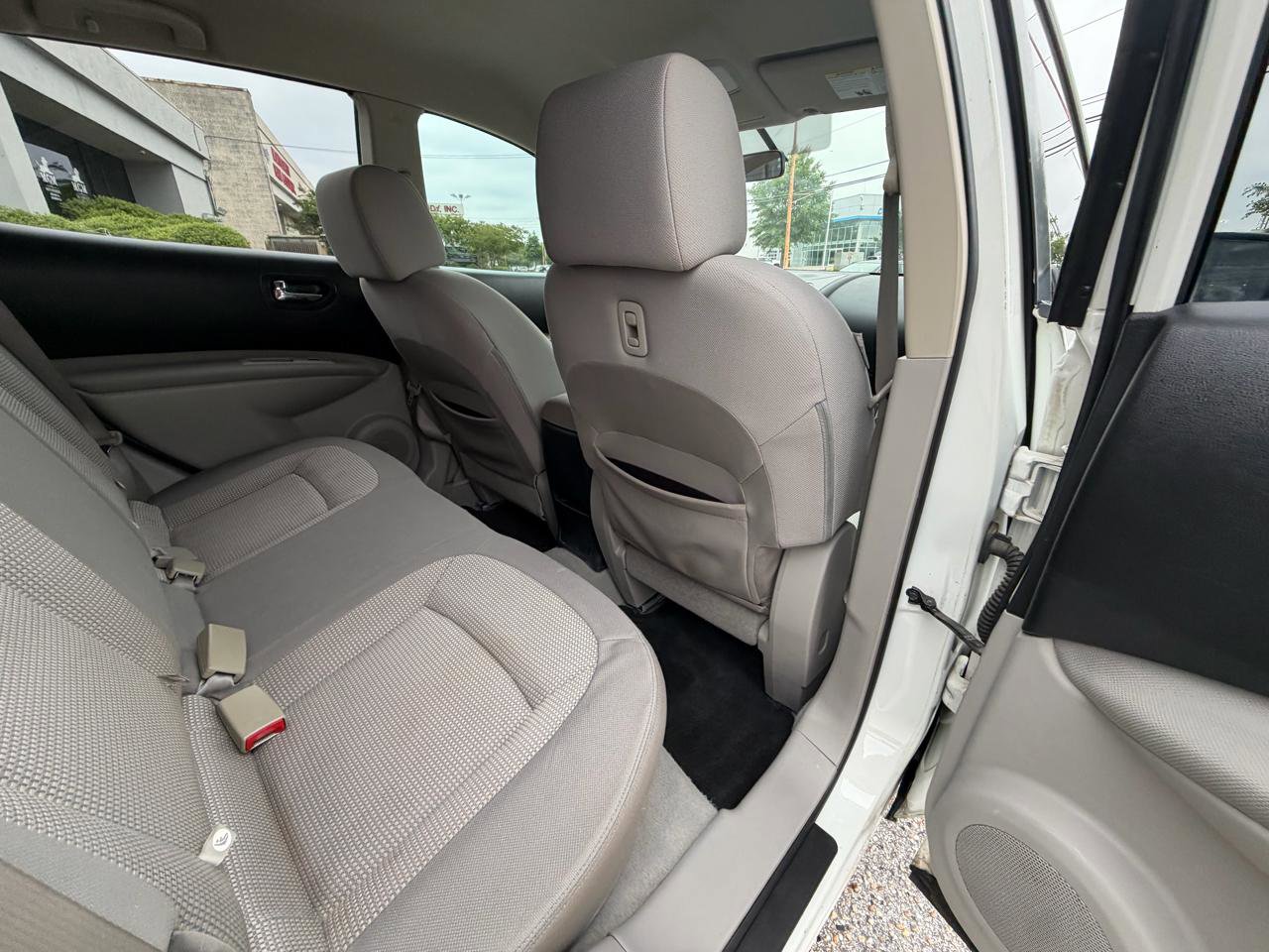 Used 2011 Nissan Rogue SV FWD image 36