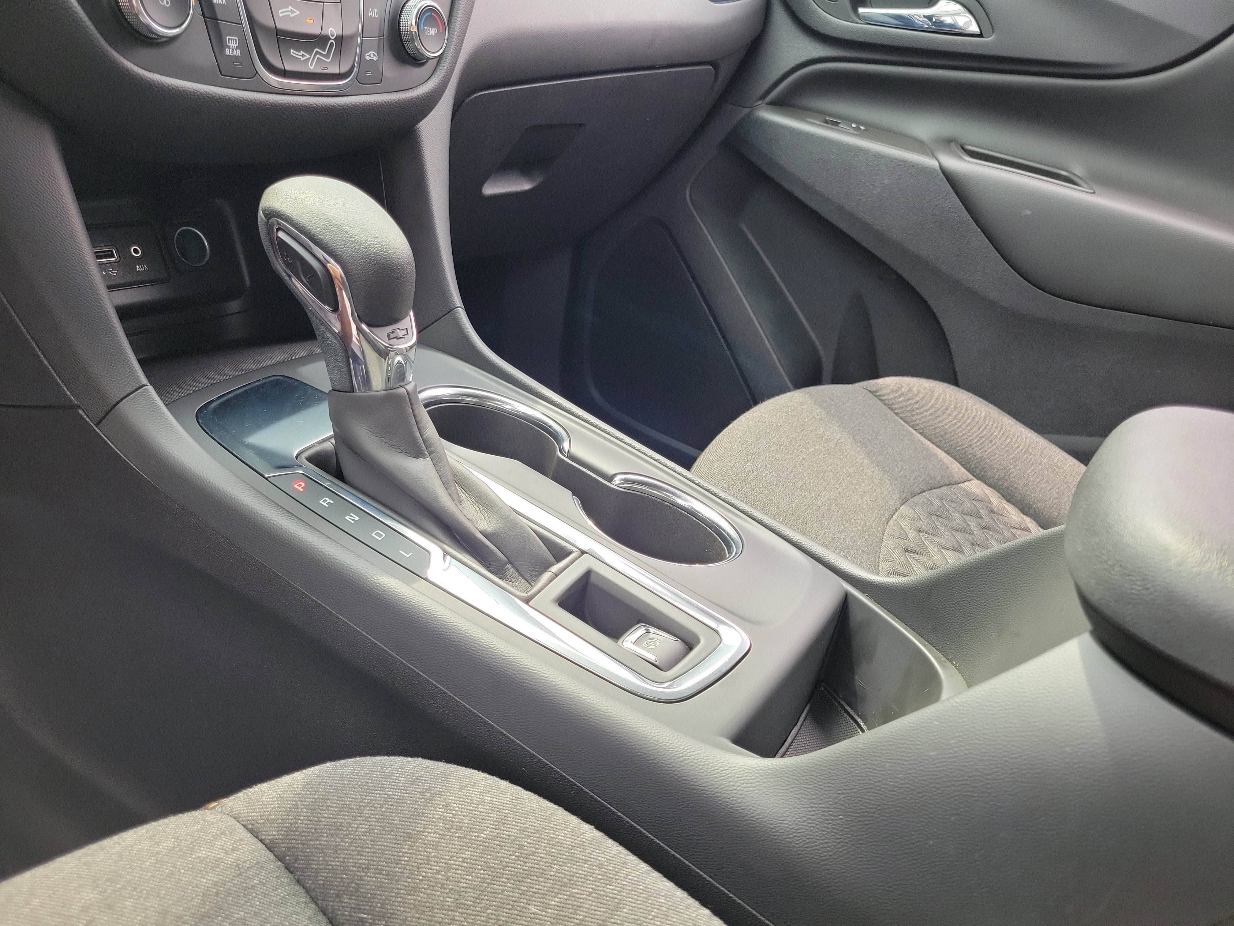 Used 2023 Chevrolet Equinox LT image 29