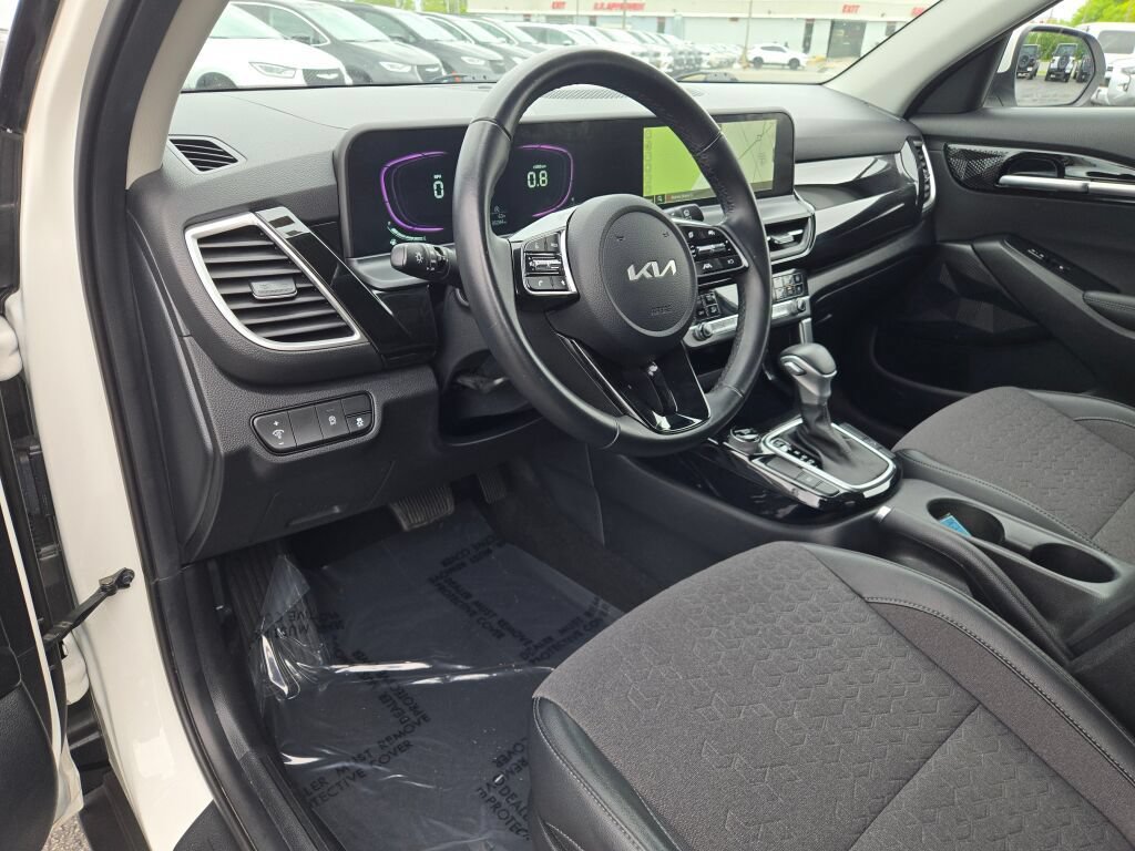 Used 2025 Kia Seltos S FWD image 29