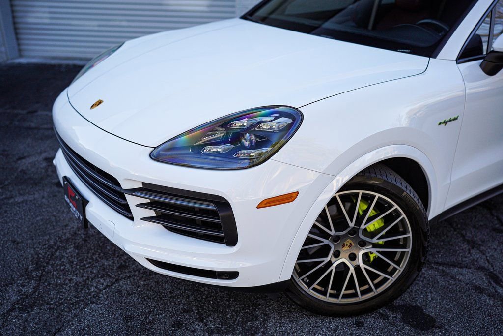 Used 2023 Porsche Cayenne Platinum Edition image 2