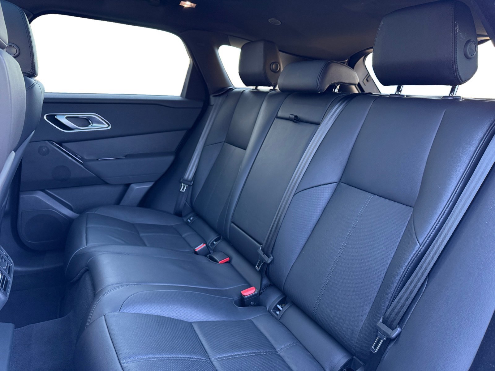 Used 2024 Land Rover Range Rover Velar Dynamic SE AWD/4WD image 16