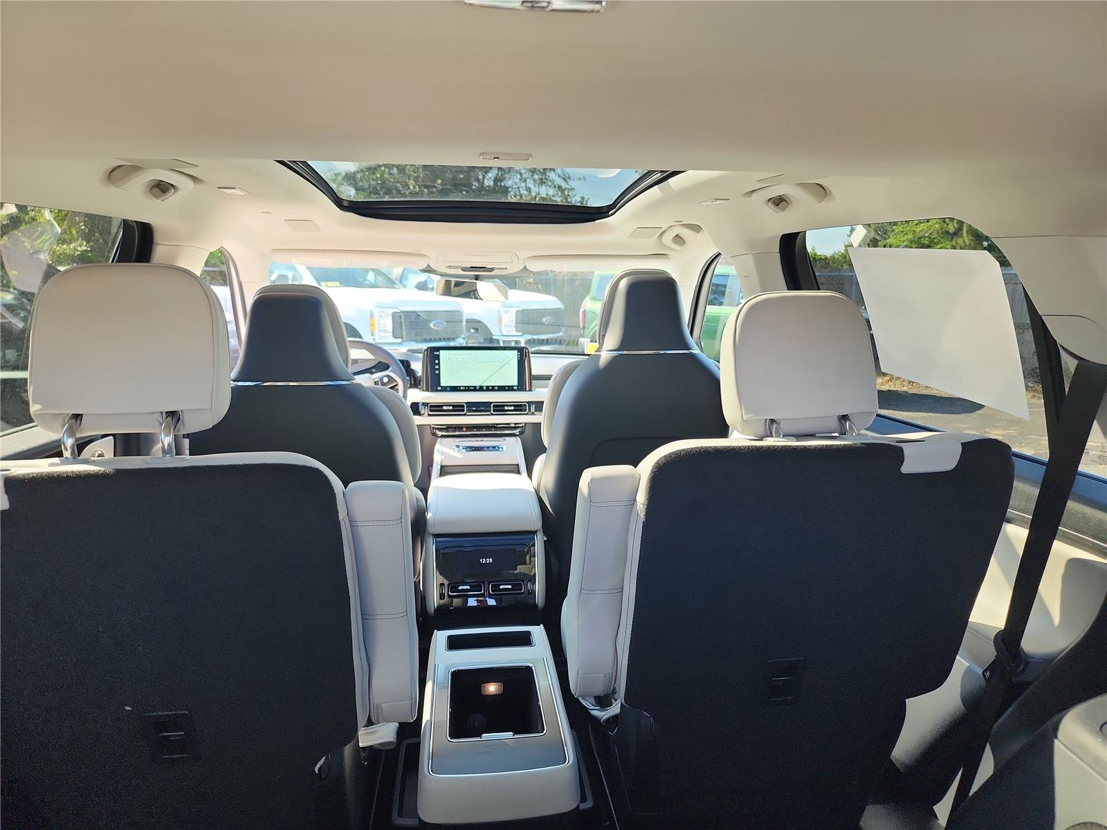 New 2026 Lincoln Aviator Reserve w/ Luxury Package RWD image 20