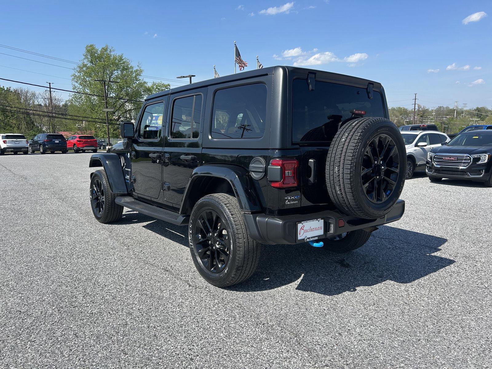 Used 2023 Jeep Wrangler Sahara image 4