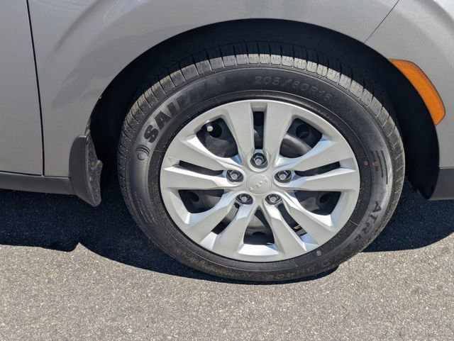 Used 2023 Kia Soul LX image 11