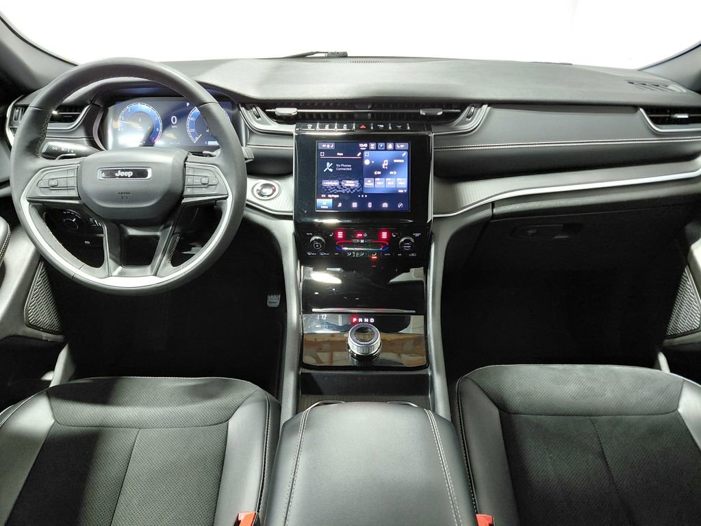 Certified 2025 Jeep Grand Cherokee Altitude AWD/4WD image 19