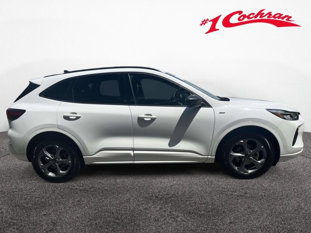 Used 2023 Ford Escape ST-Line w/ Tech Pack #1 FWD image 7